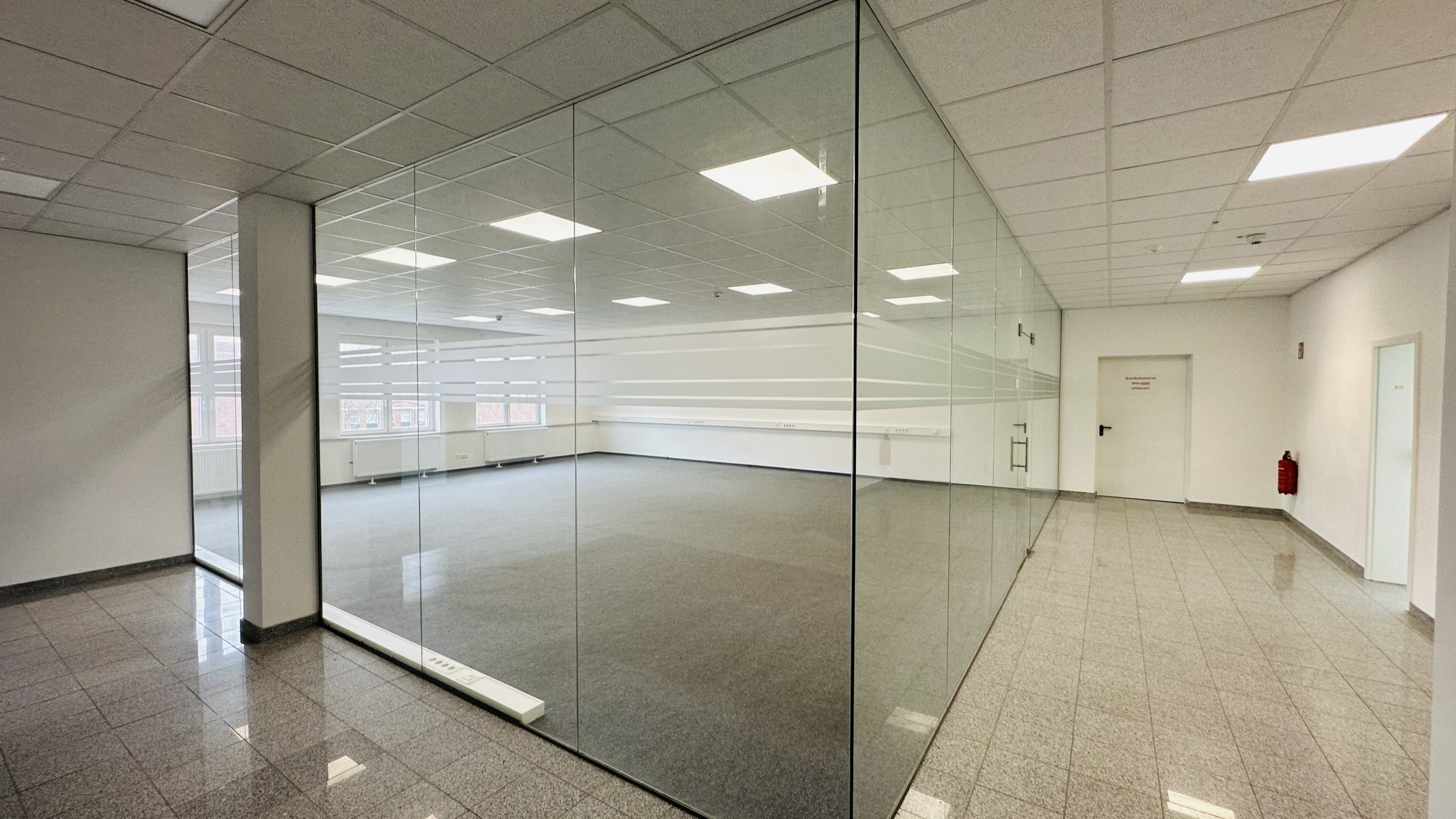 *PROVISIONSFREI* 300 m² – 1.270,67 m² Büro-/Praxisräume zu vermieten!