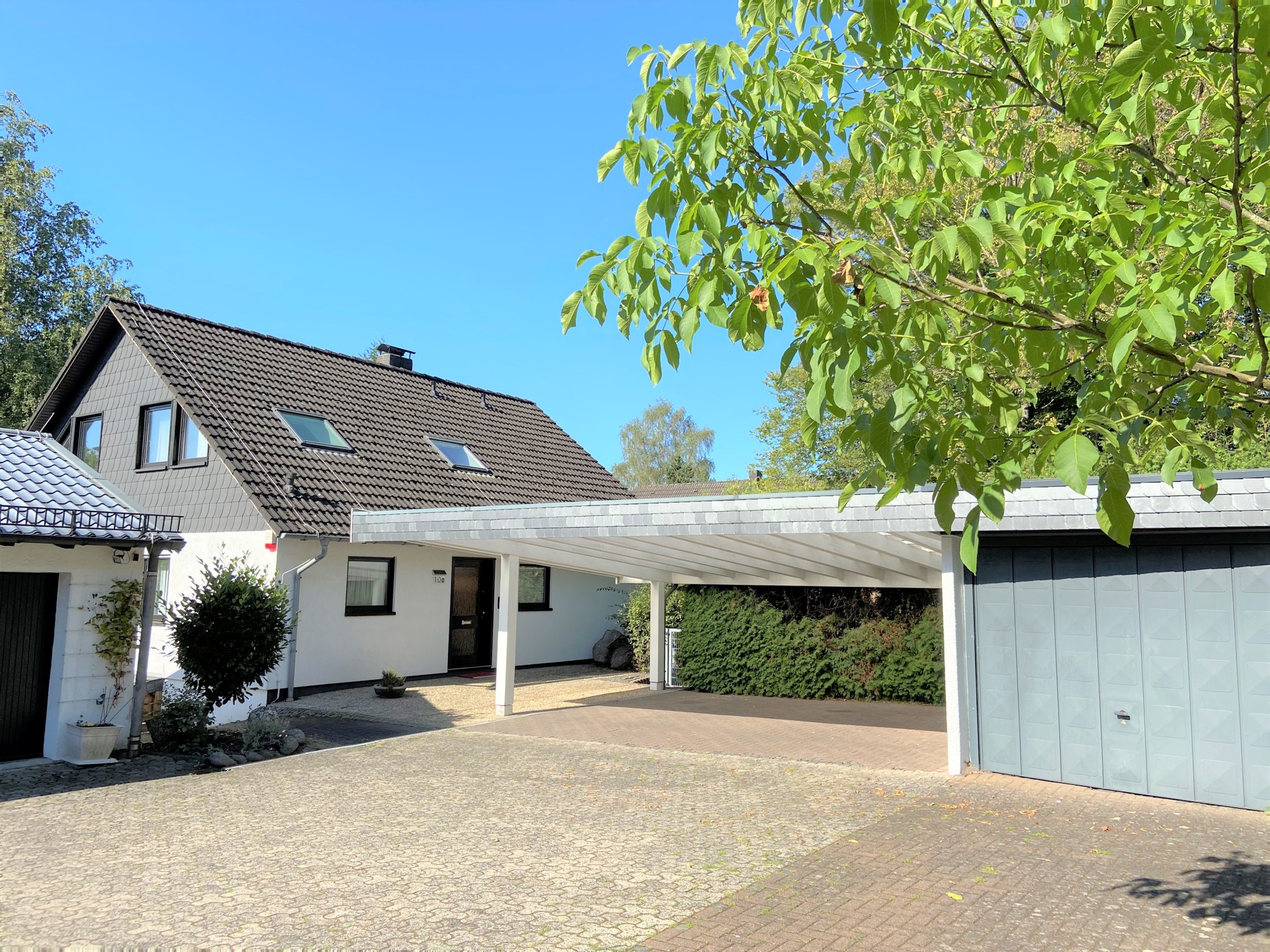 Multifunktionales & gepflegtes Einfamilienhaus in Hachenburg! Wohnen & Arbeiten unter einem Dach!