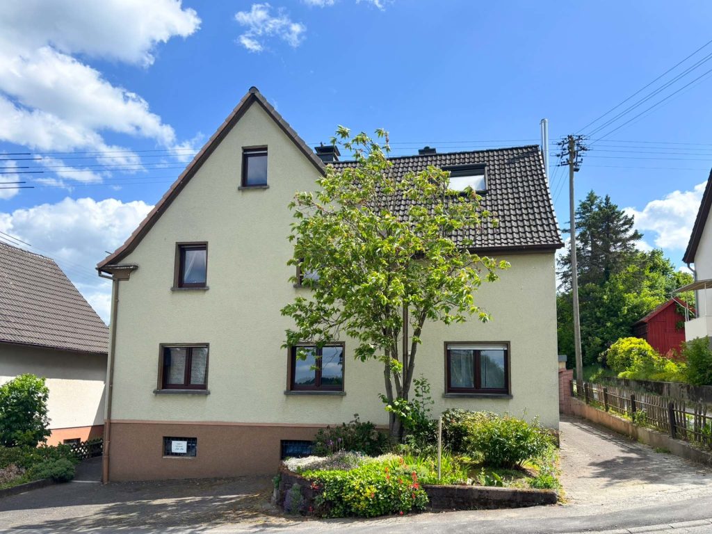 Straßenansicht