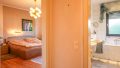 Blick in´s Schlafzimmer _ Badezimmer