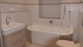 Teilansicht Badezimmer 1