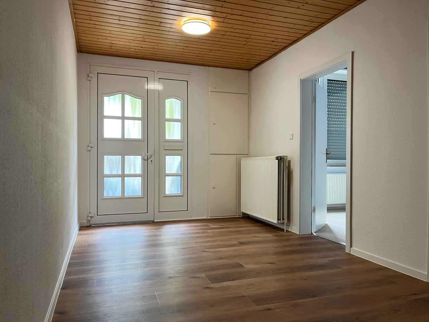 Hell und freundlich empfängt Sie der separate Eingangsbereich im Erdgeschoss!
