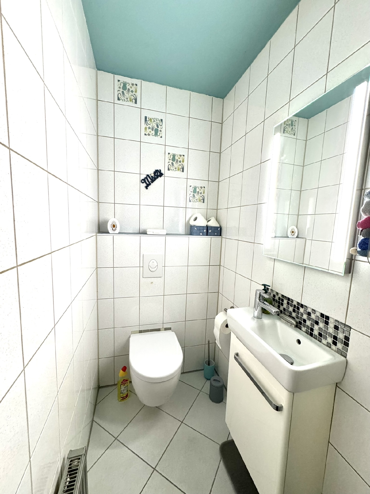 separates Gäste-WC