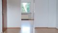 Blick vom Esszimmer zum Wohnzimmer