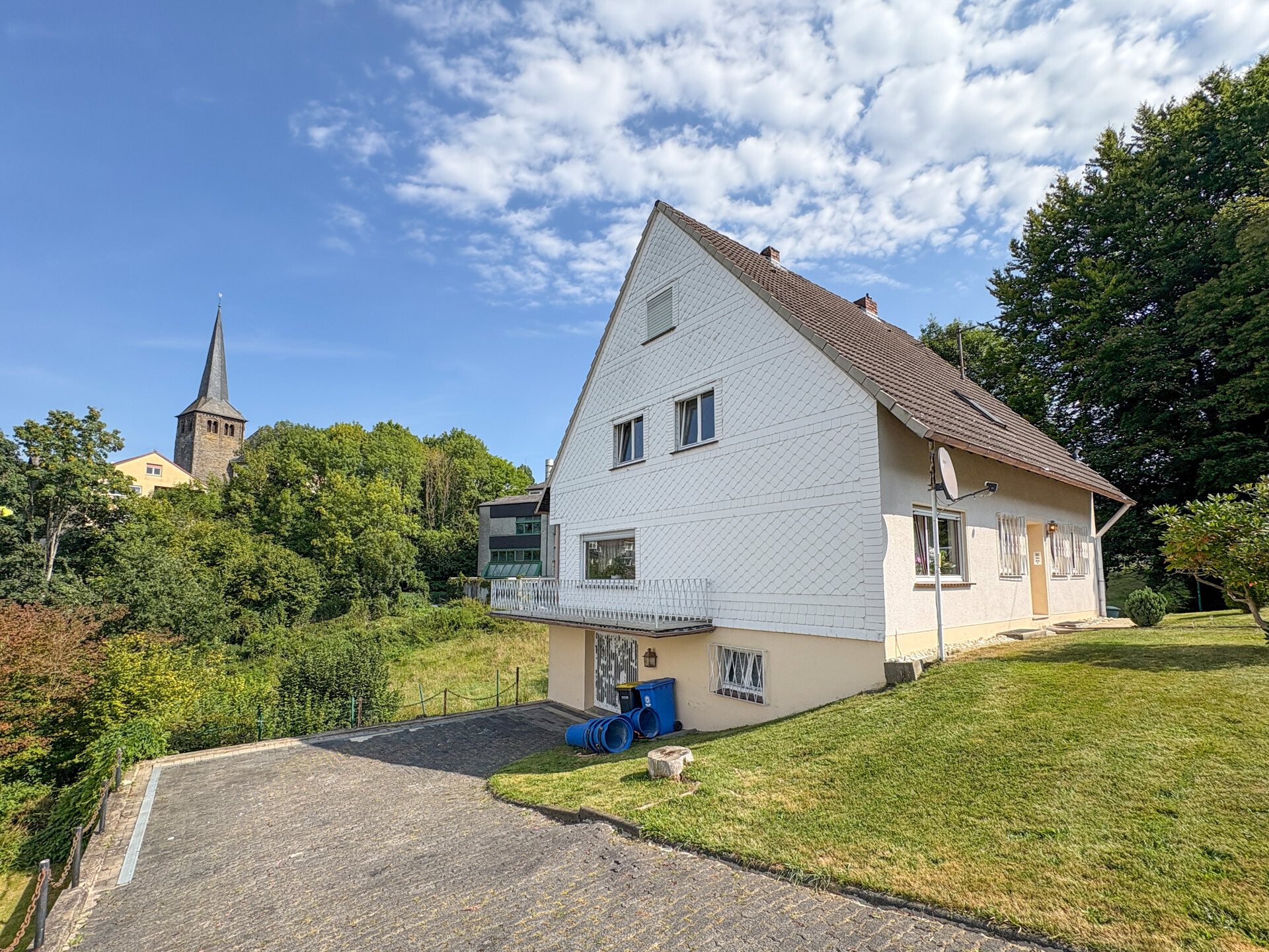 Straßenansicht