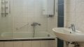 Tageslichtbad mit Wanne