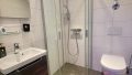 Gäste-WC mit ebenerdiger Dusche