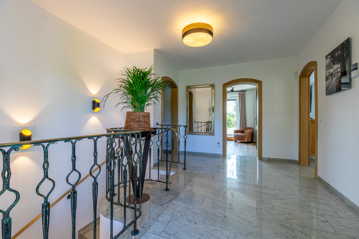 Großzügiger Empfang