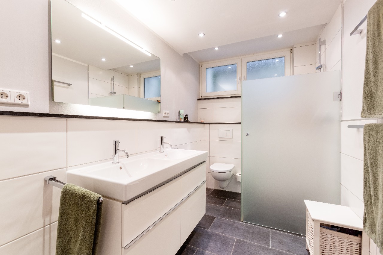 Duschbad im Gartengeschoss