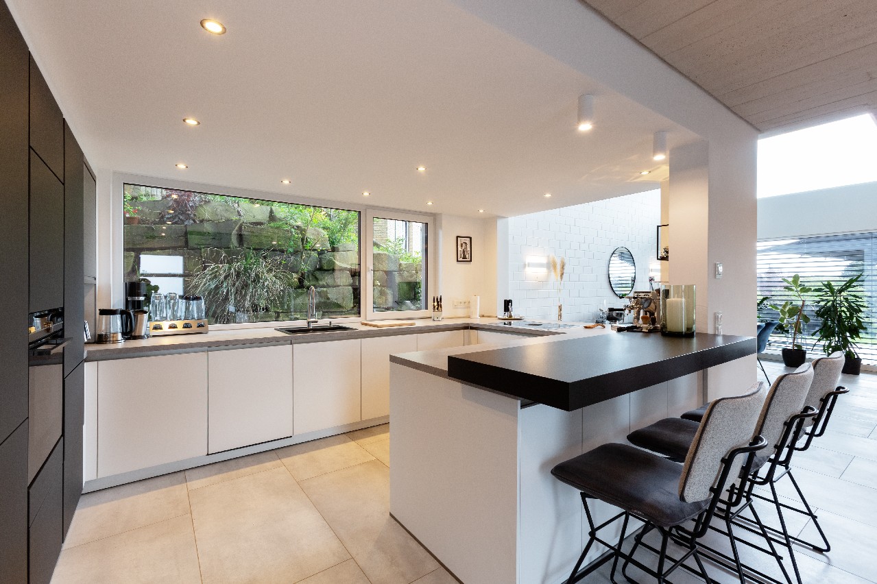 Moderne offene Küche