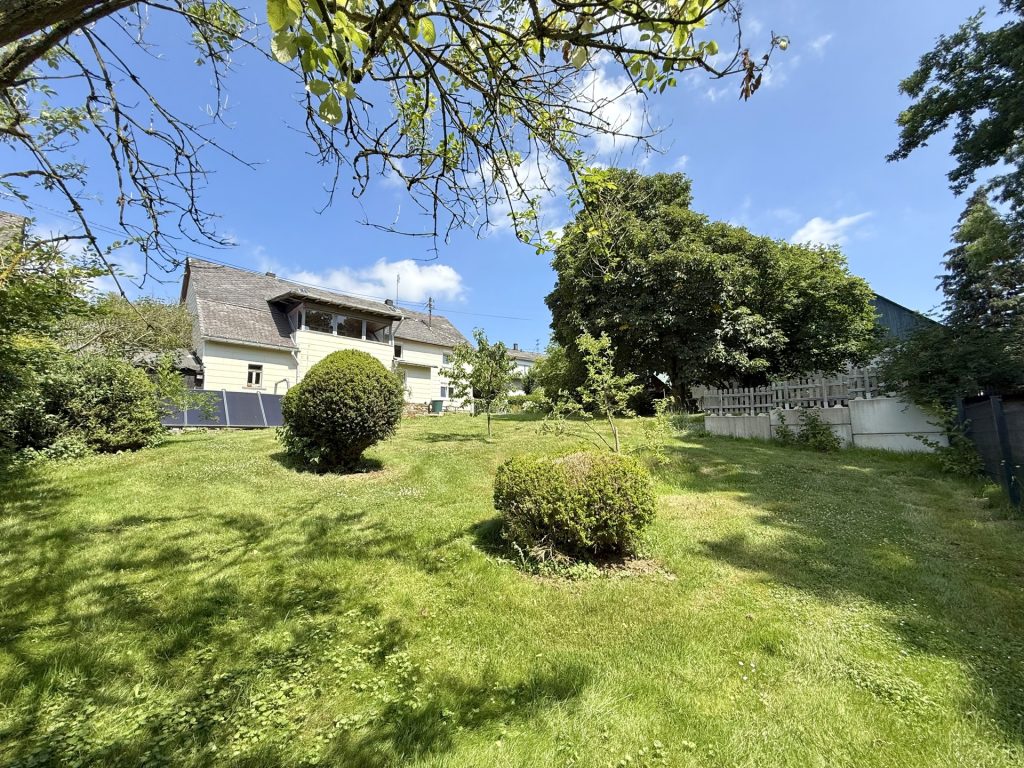 Weitläufiges Grundstück