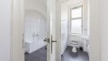 OG: Badezimmer mit separatem WC