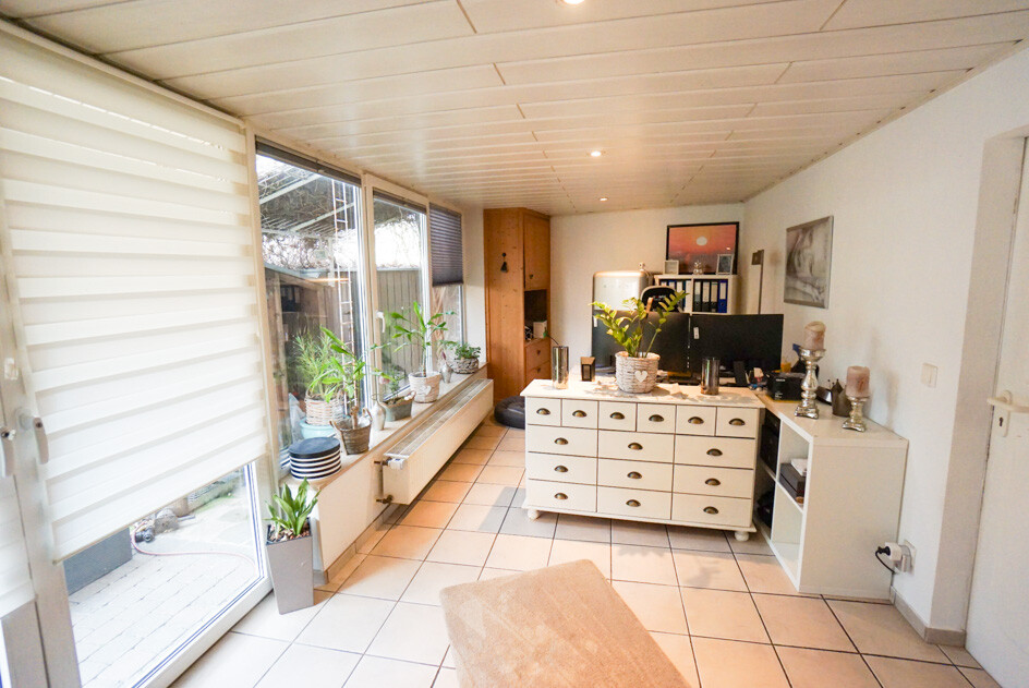 mit Blick in den Garten