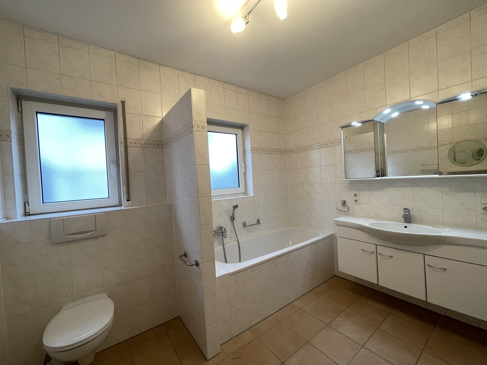 Badezimmer EG