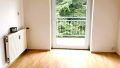 Essbereich mit Zugang zum Balkon