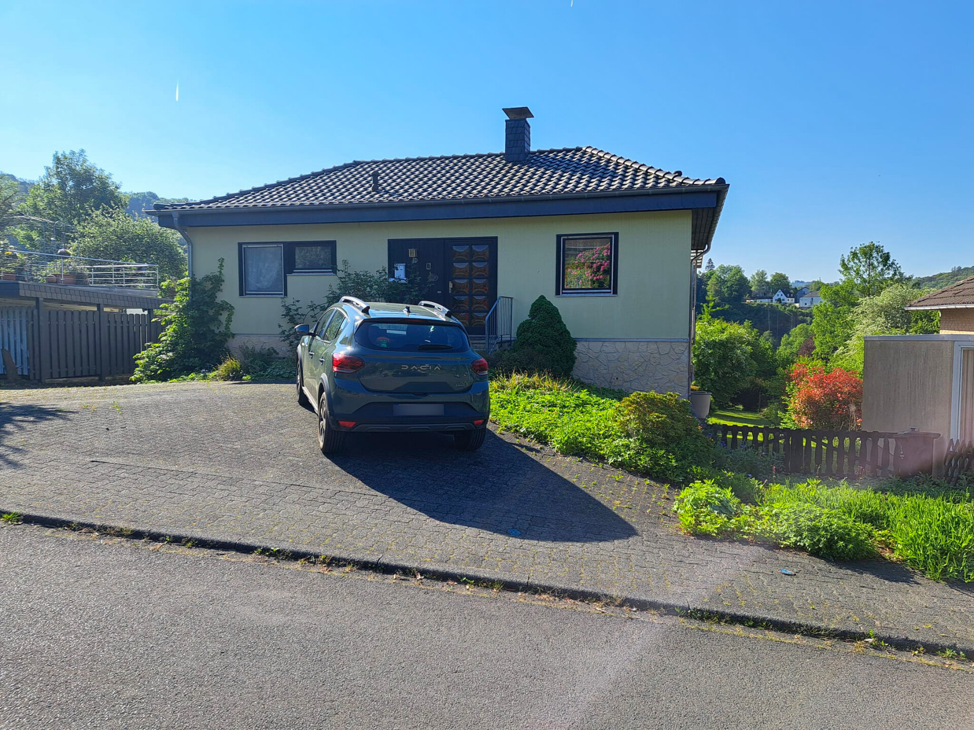 Straßenansicht
