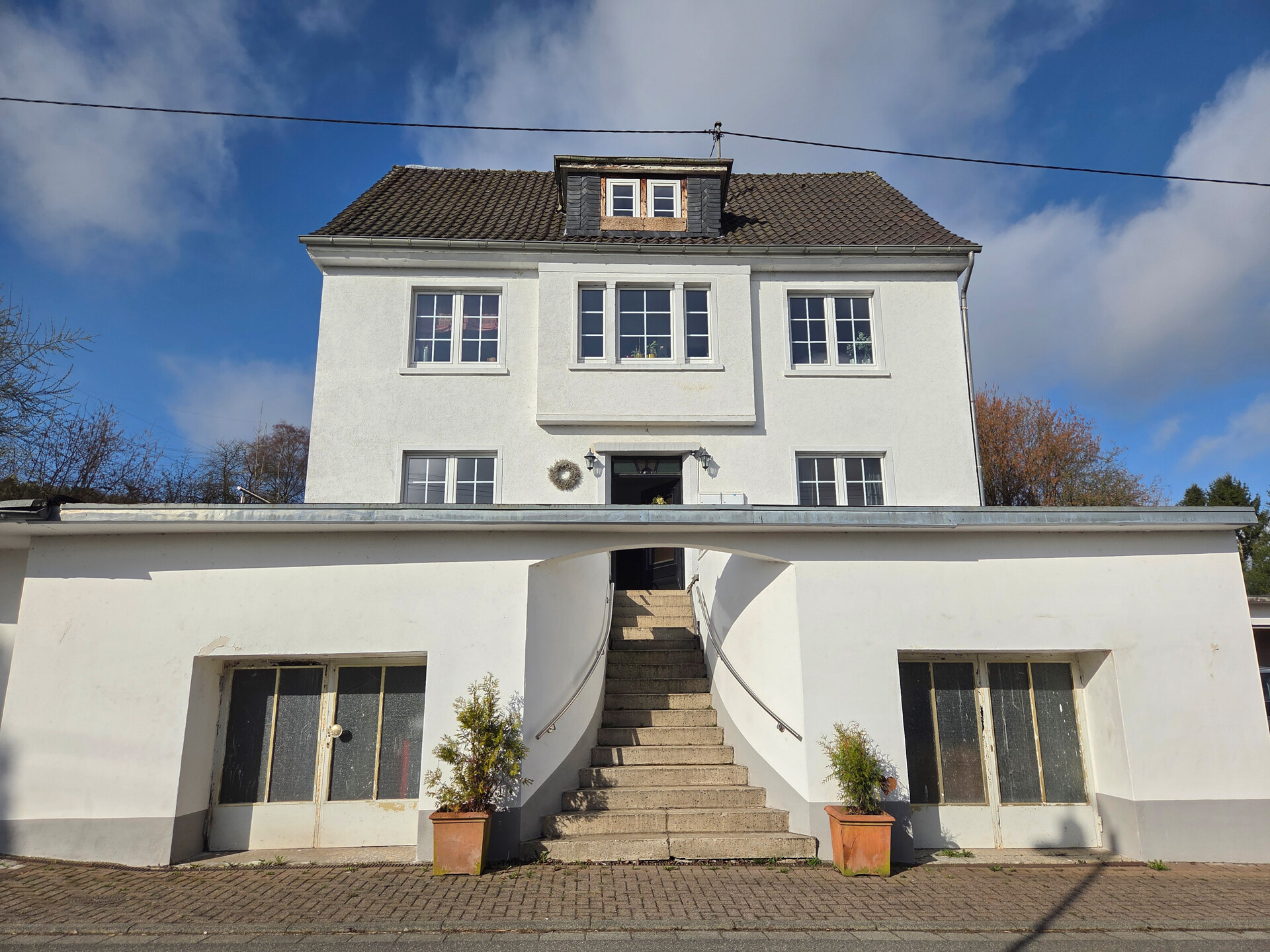 Straßenansicht