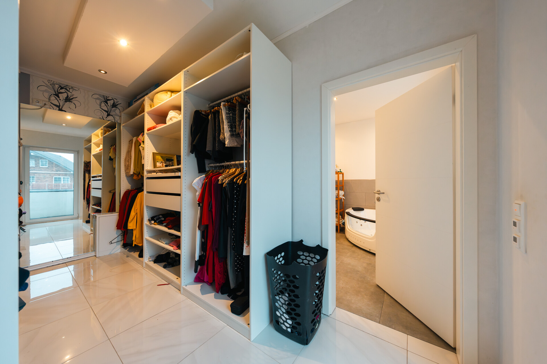 Ankleideniesche Elternschlafzimmer