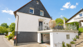 Haus und Garage