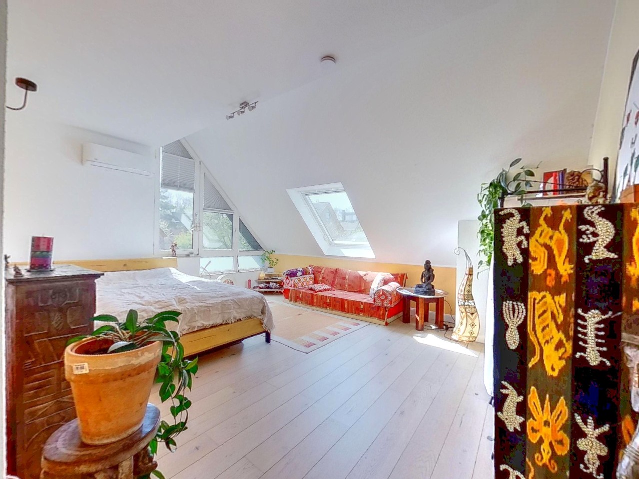 Schlafzimmer DG