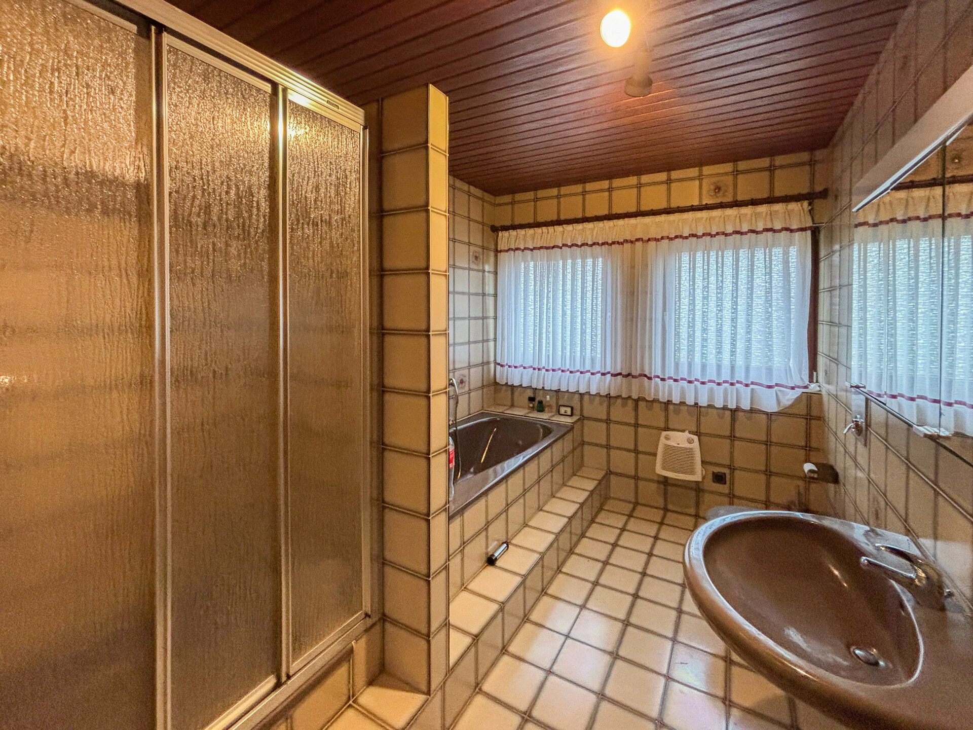 Badezimmer EG