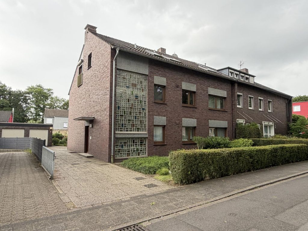 Zwei- bis Dreifamilienhaus in DU-Homberg
