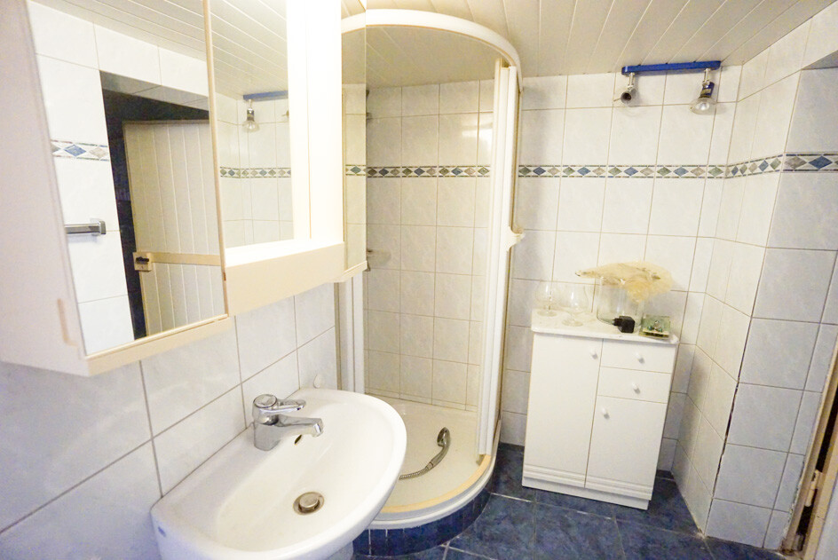 Dusche im Keller