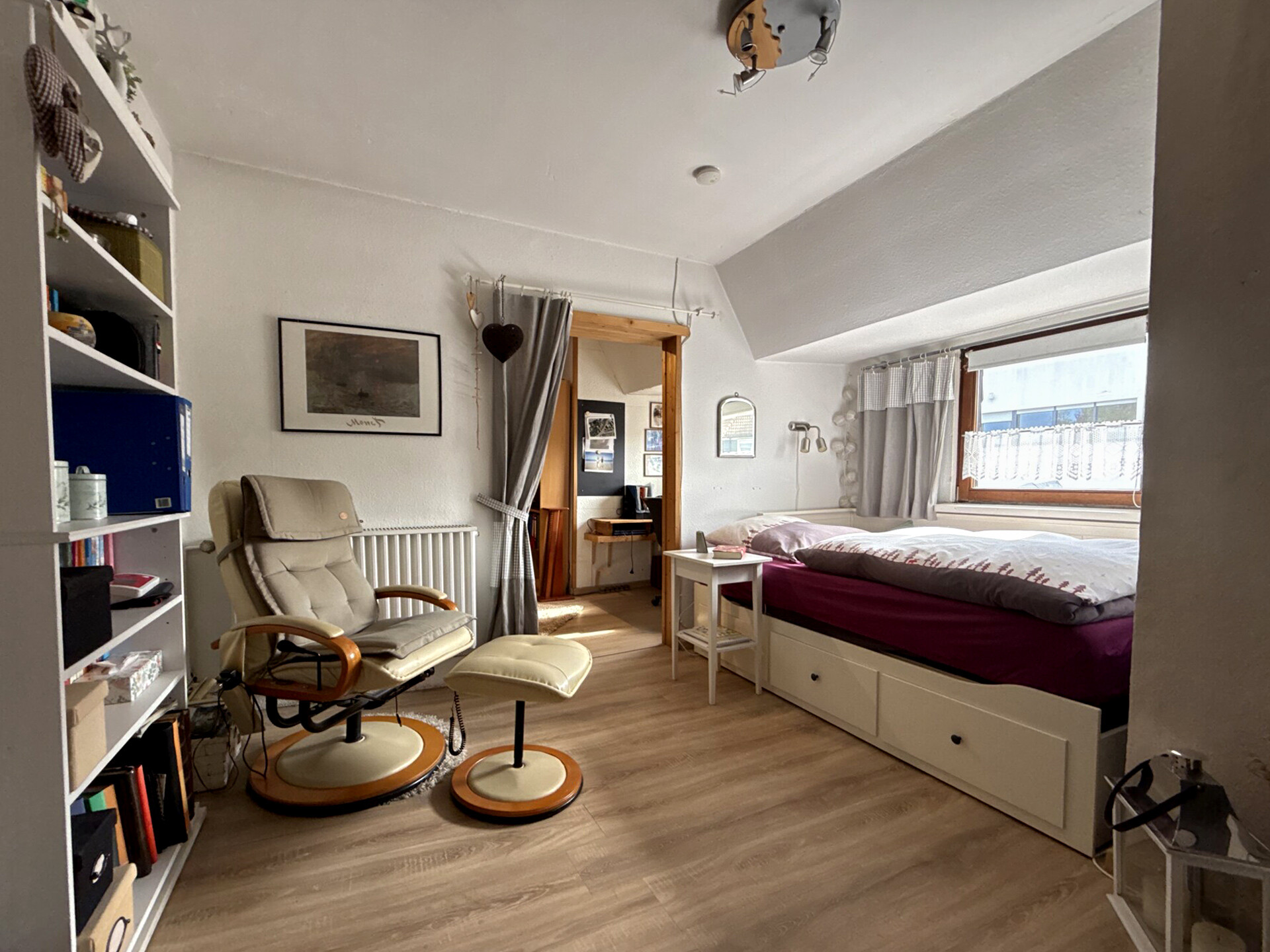 Schlafzimmer DG