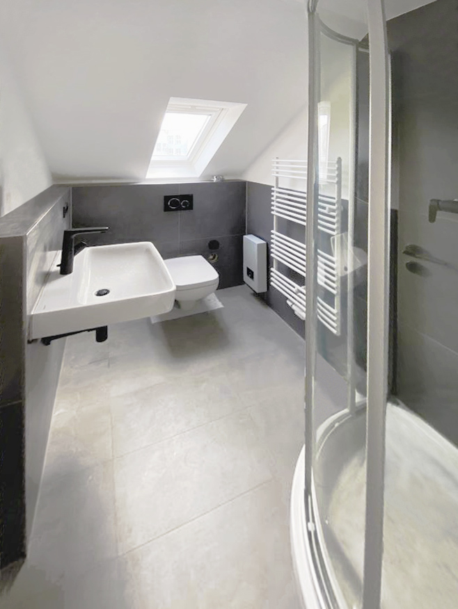 Badezimmer mit Fenster