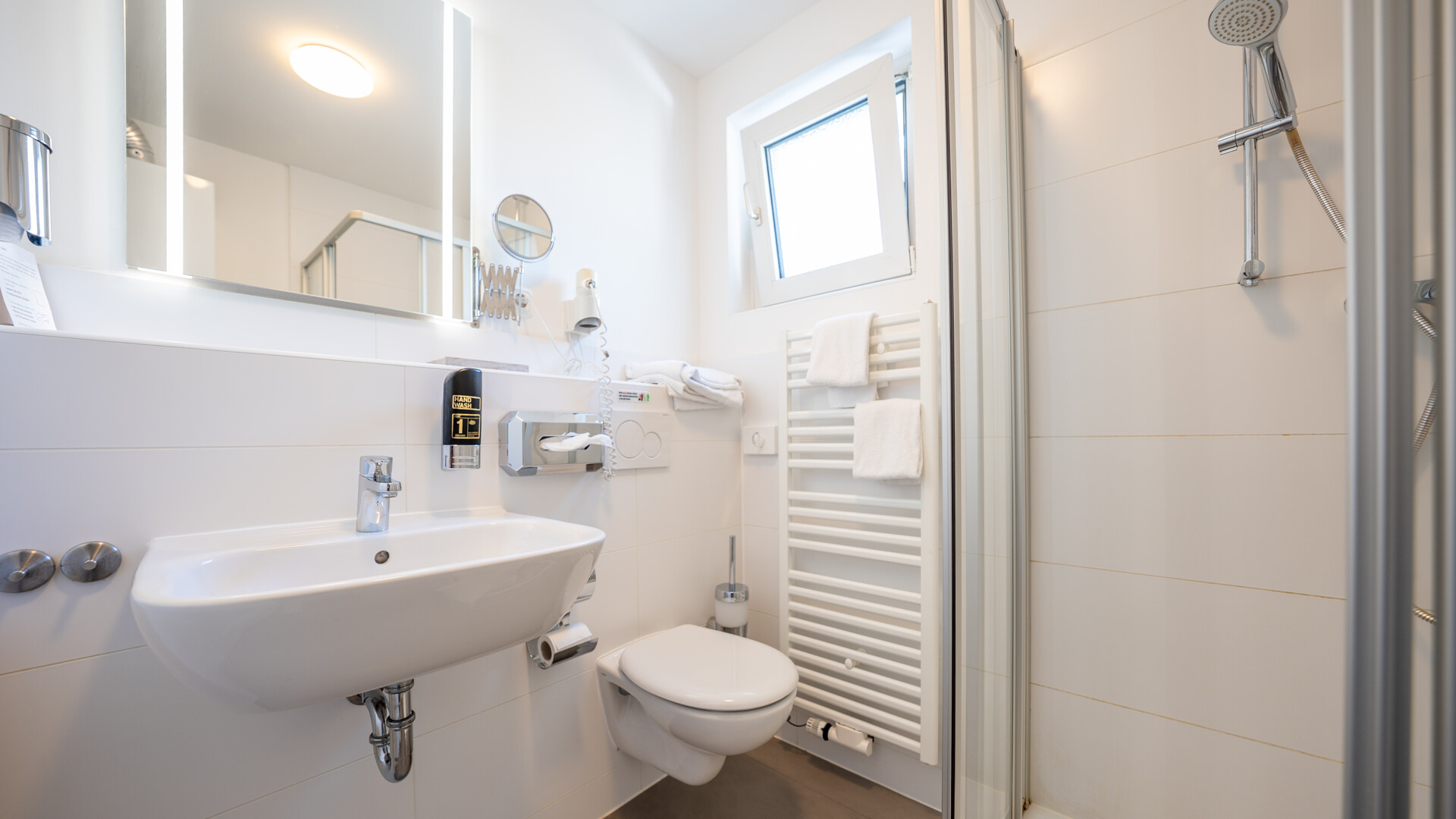 Badezimmer Wohnung 1. OG