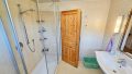 Badezimmer im DG