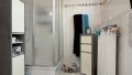 ...mit Dusche 