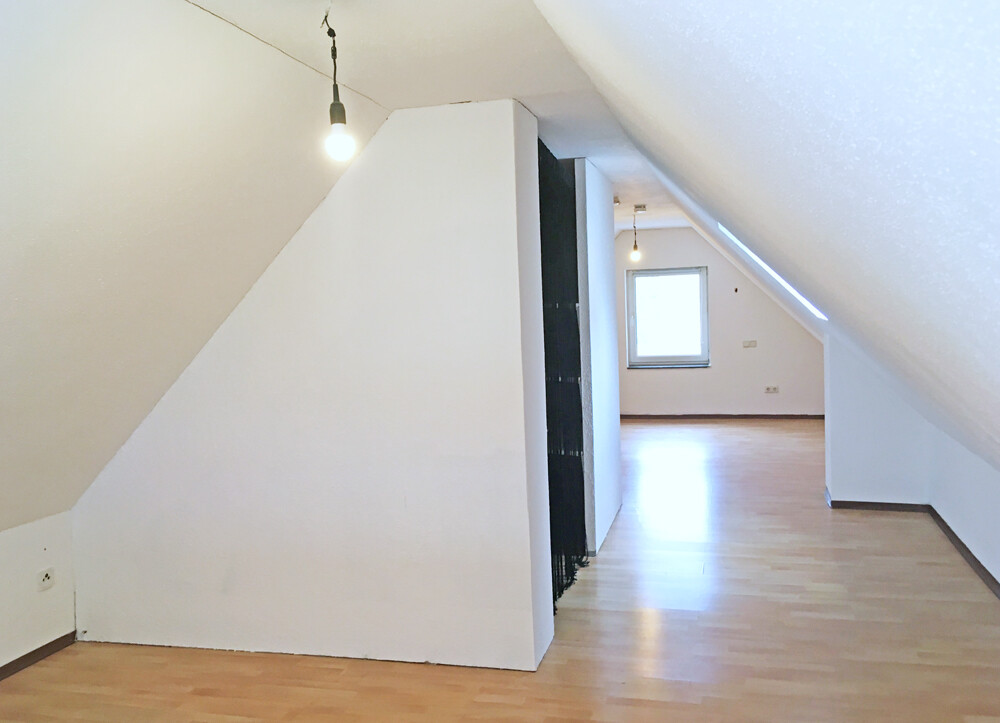 Empore mit Einbauschrank