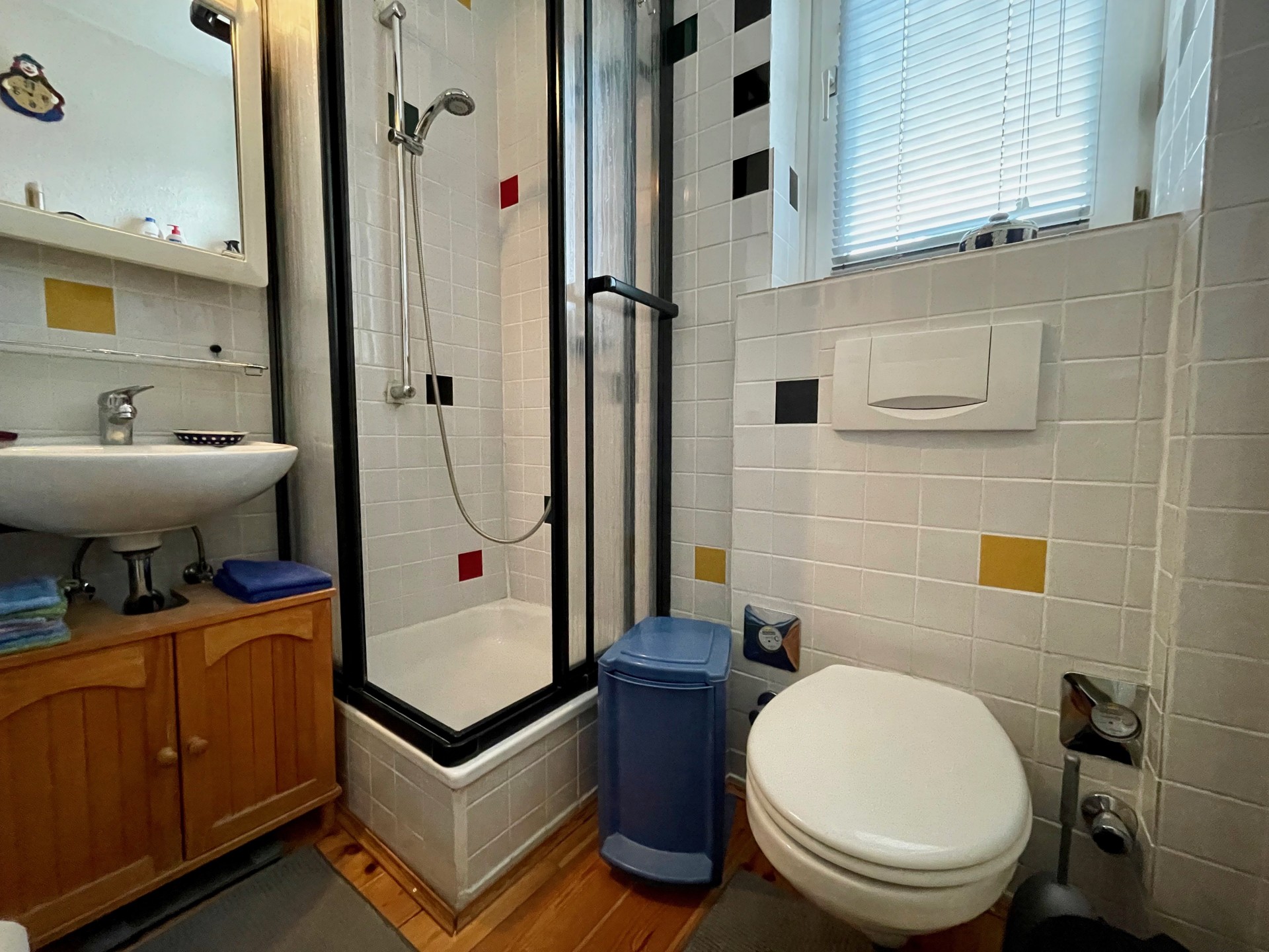 Bad mit Dusche (EG)