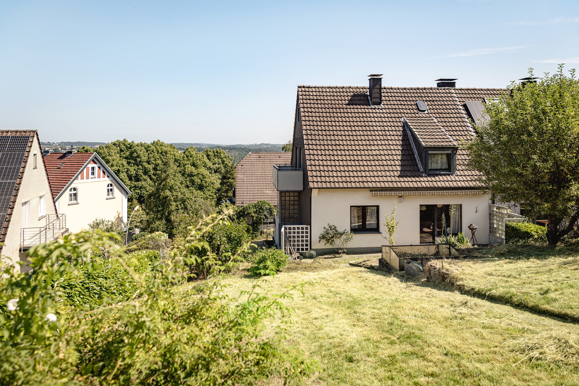 Blick auf das Haus vom Garten