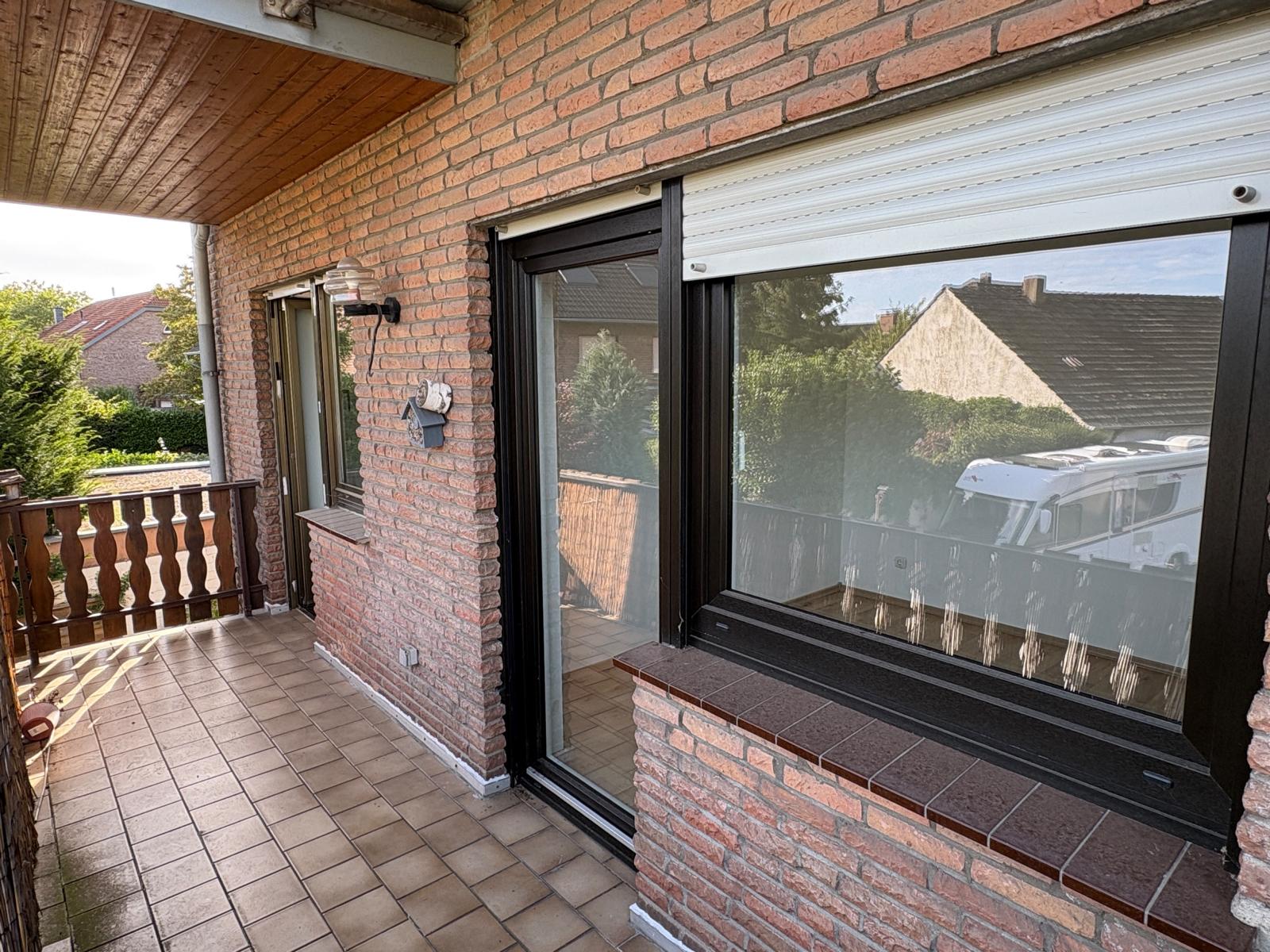 Balkon mit 2 Zugängen