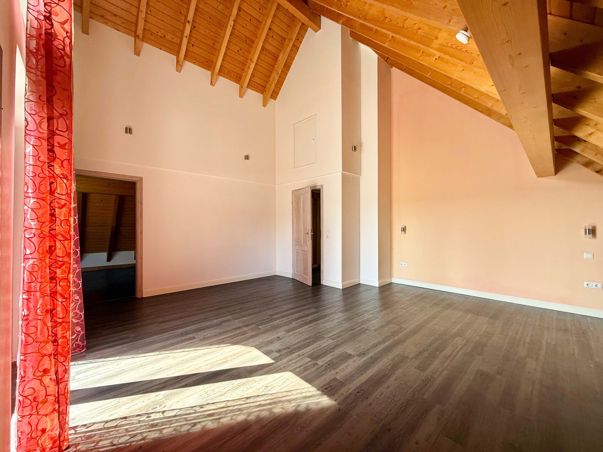 DG Elternschlafzimmer mit Balkon