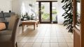 großzügiges Wohnzimmer