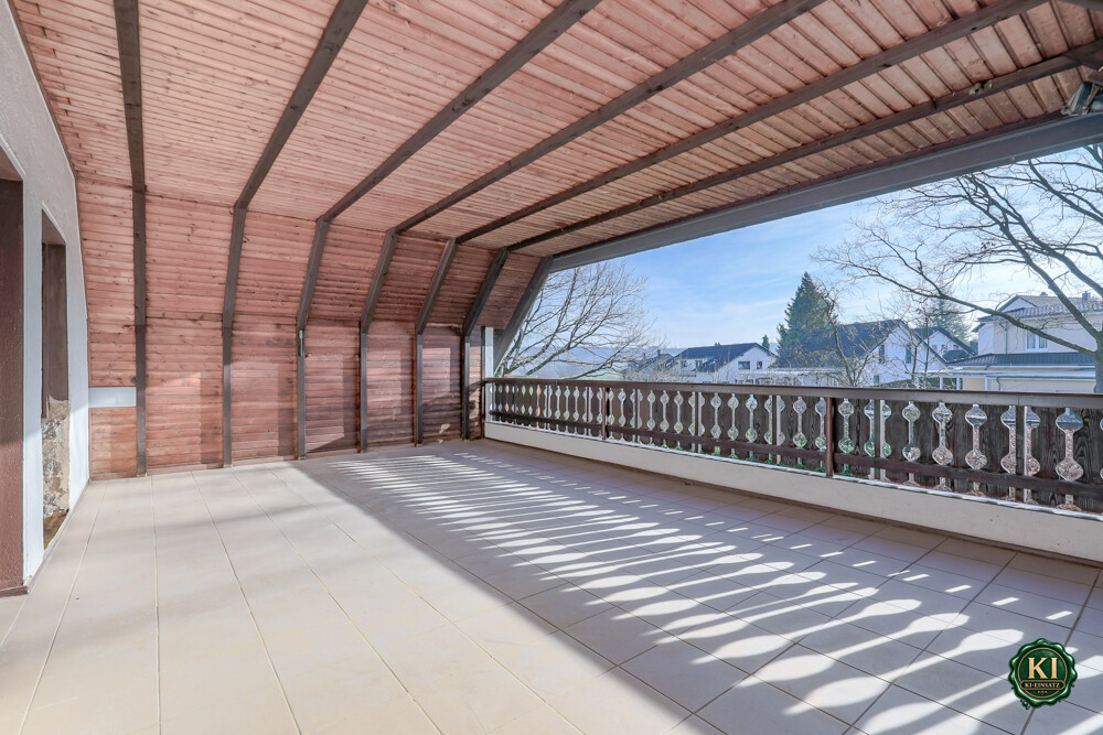 Überdachte Terrasse Obergeschoss