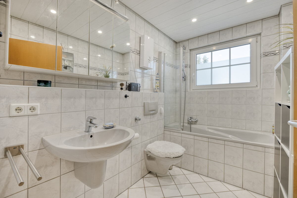Wannenbad OG