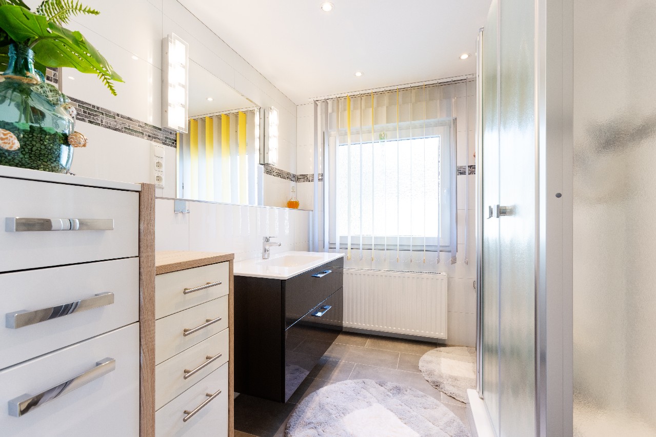 modernes Duschbad
