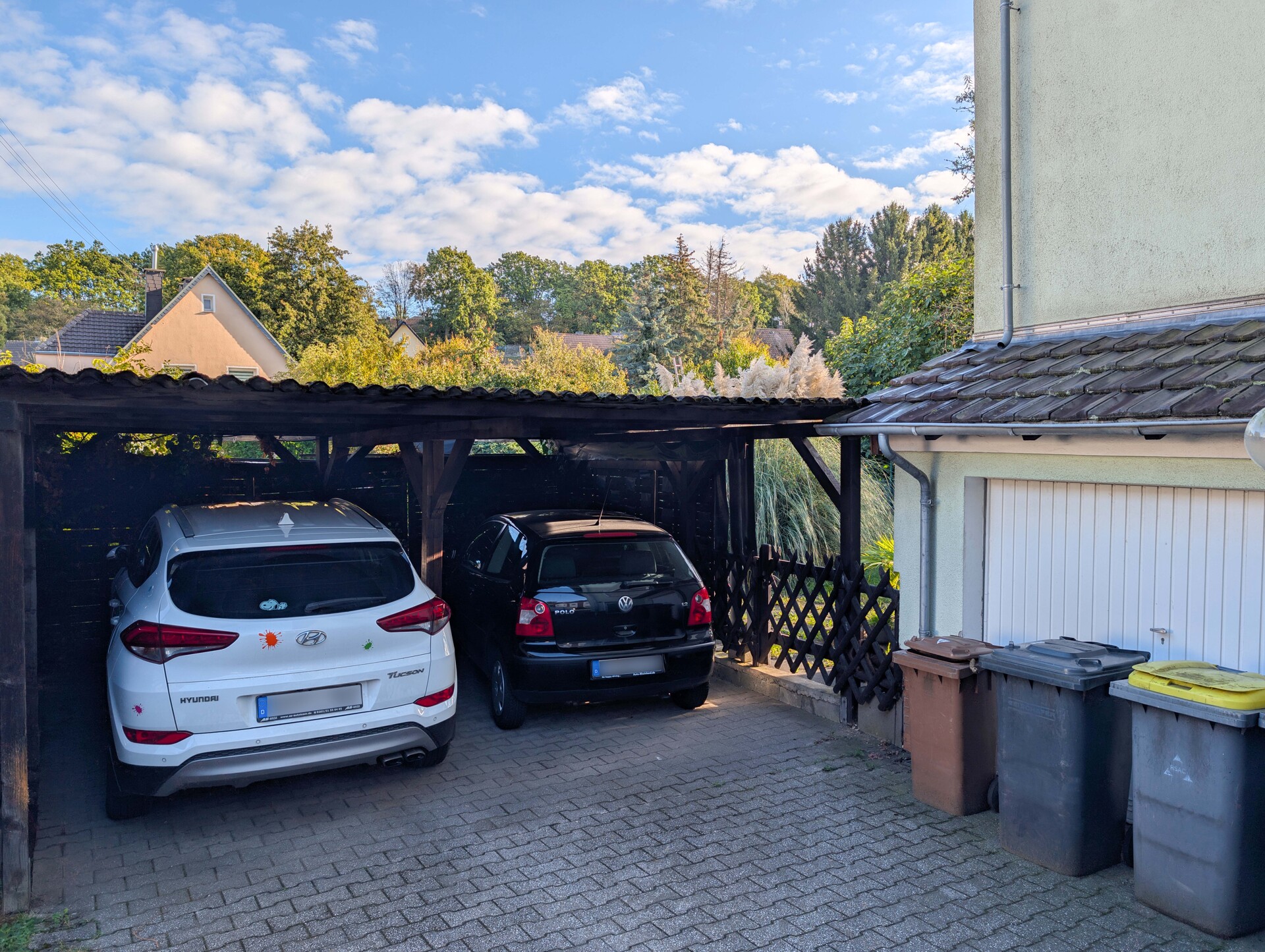 Carport und Garage