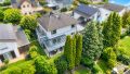 Modernes Haus mit Gartenidylle