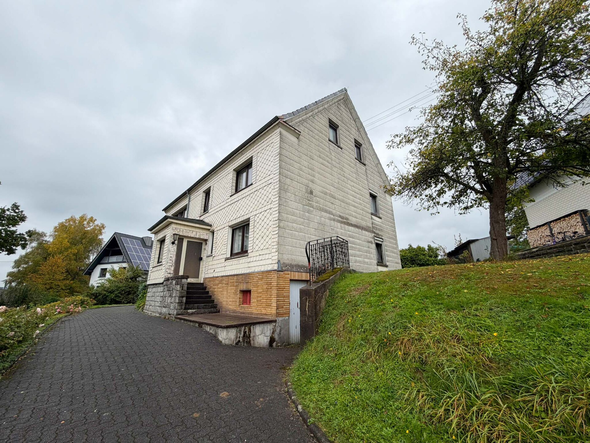 Zufahrt zum Wohnhaus